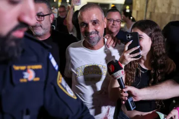 Dostal jsem útočníka do chvatu a svázal ho sluchátky, popsal incident pasažér letu Flydubai
