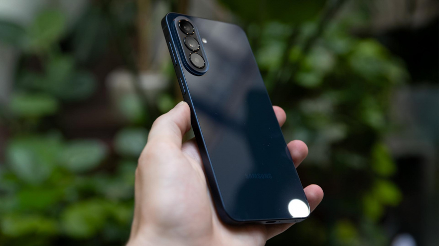 Samsung rozjíždí aktualizace na One UI 9 ve střední třídě: jako první přichází na model Galaxy A57 5G