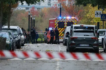 Muž střílel na předměstí Paříže, nejméně jeden člověk zemřel